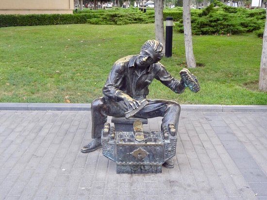 Sculpture the Shoe Polisher